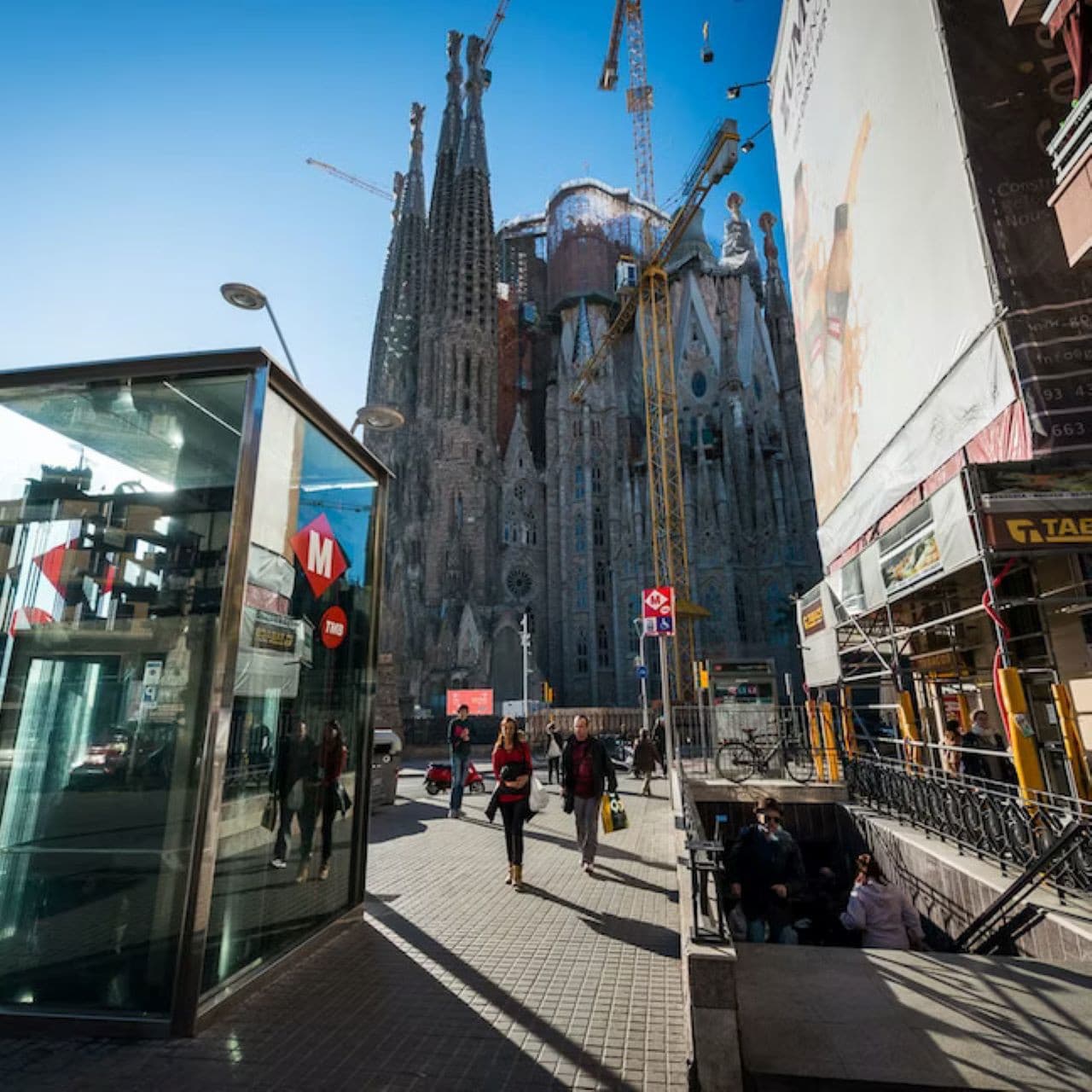 Hola Barcelona Public Transport Card