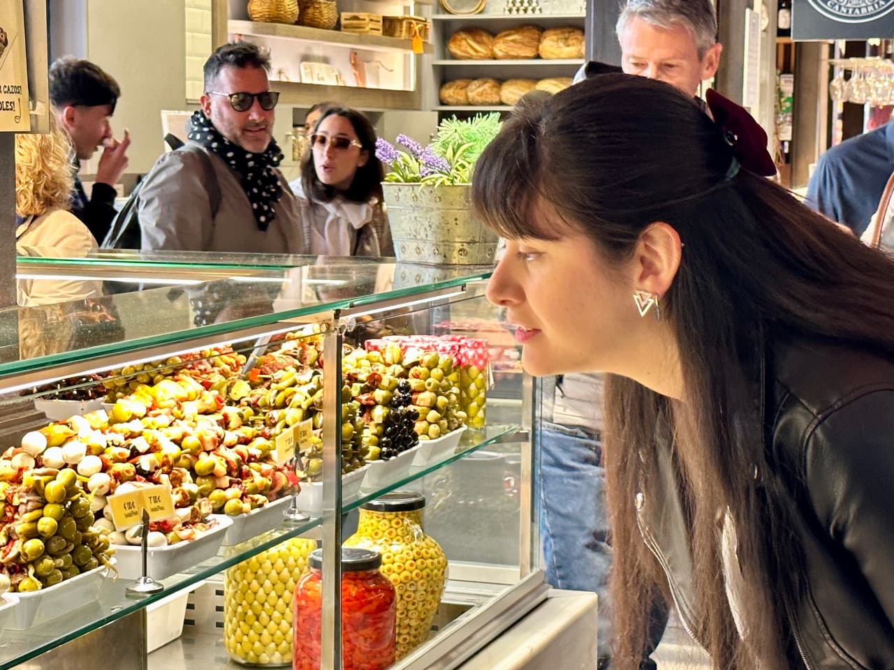 Madrid Old Town Walking Tour in English, Mandarin, Korean with Flamenco Show