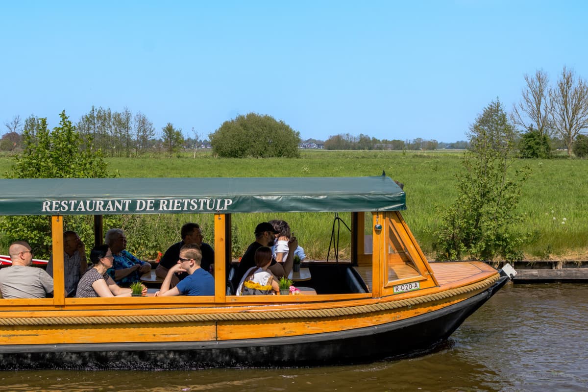 Giethoorn Full-Day Tour from Amsterdam with Canal Cruise and Self-Guided Walking Tour