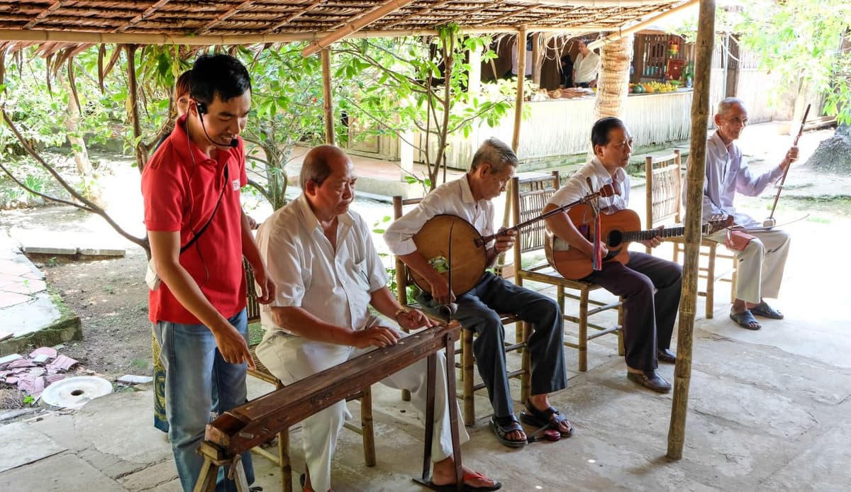 Mekong Delta, Cai Be, and Tan Phong Island Full-Day Tour from Ho Chi Minh