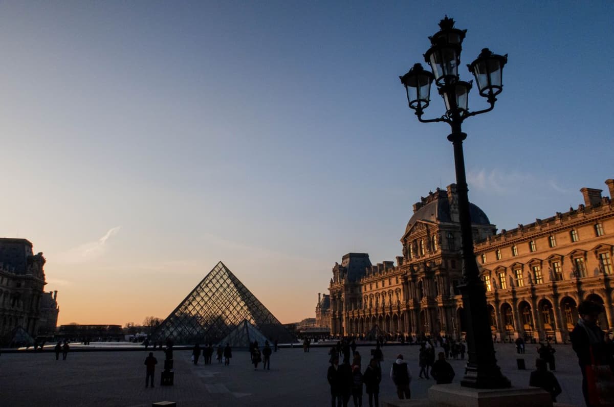 Louvre Museum Skip-the-Line Guided Tour