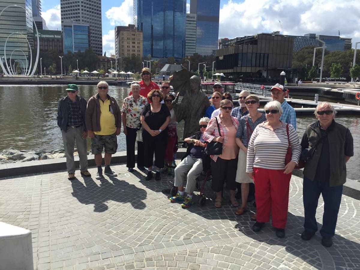 Perth Walking Tour with Pub Crawl
