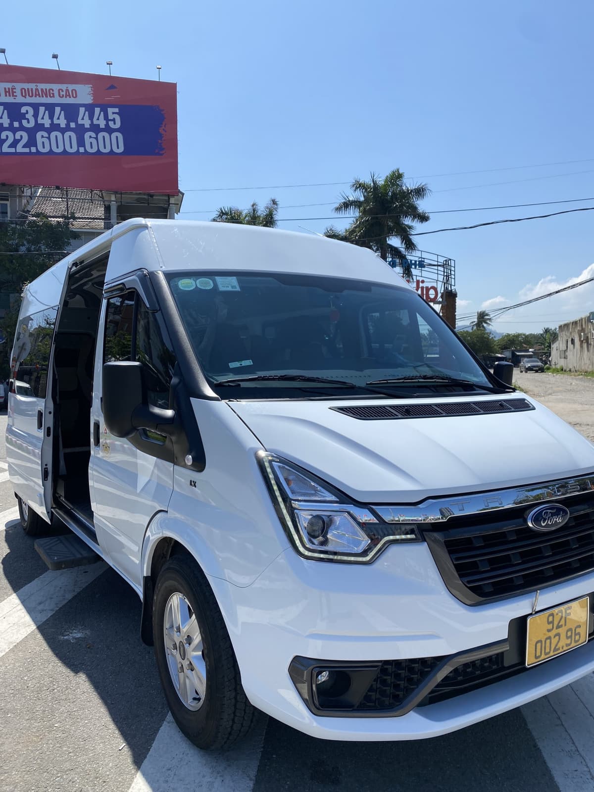 Shuttle Bus between Da Nang and Ba Na Hills