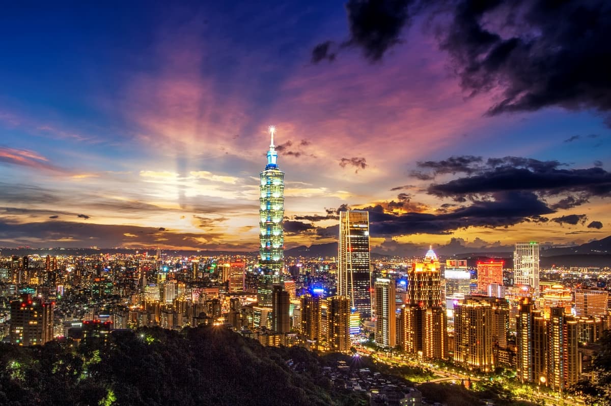 COMBO: National Palace Museum + Taipei 101 Observatory Ticket