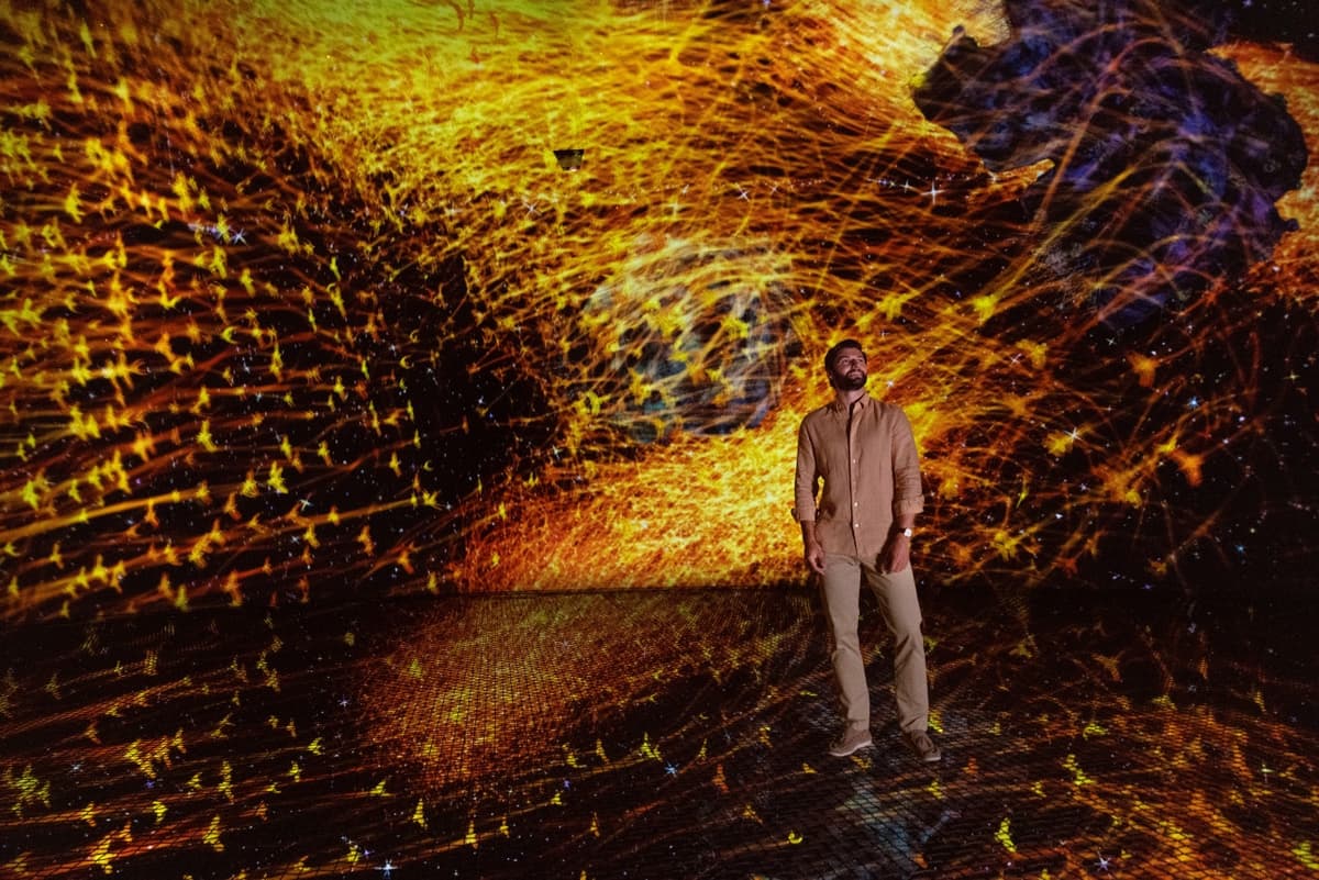 COMBO: teamLab Phenomena Ticket + Big Bus Abu Dhabi Hop-on Hop-off Bus Tour