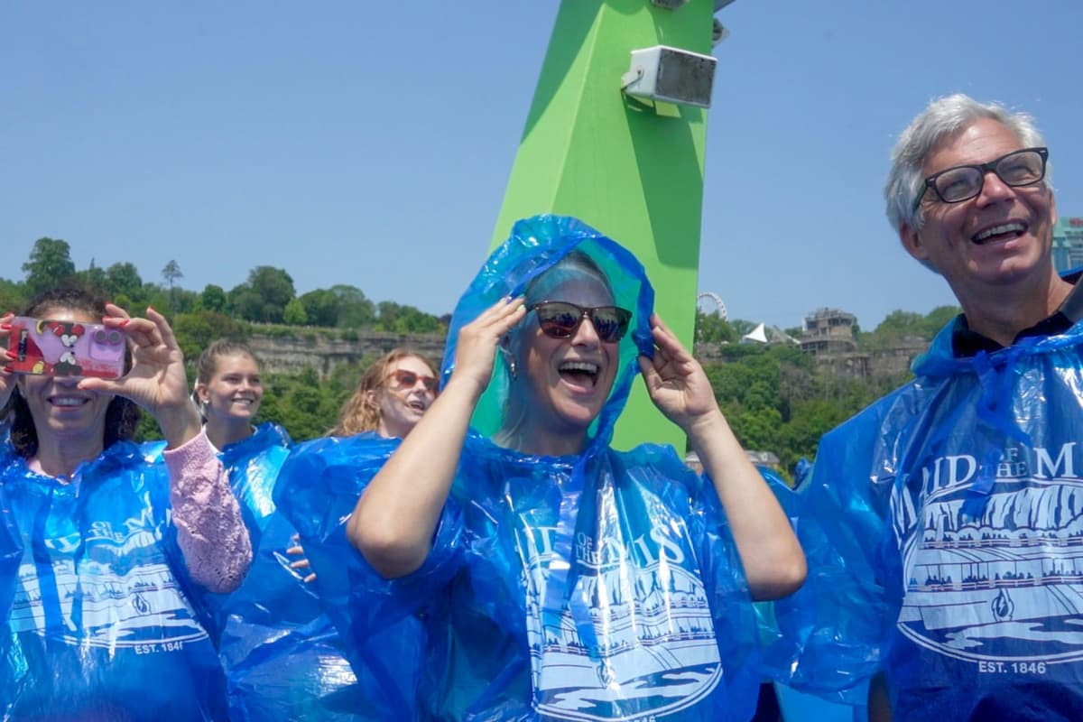 Niagara Falls US: Maid of the Mist Cruise + Cave of the Winds + Small Group Tour