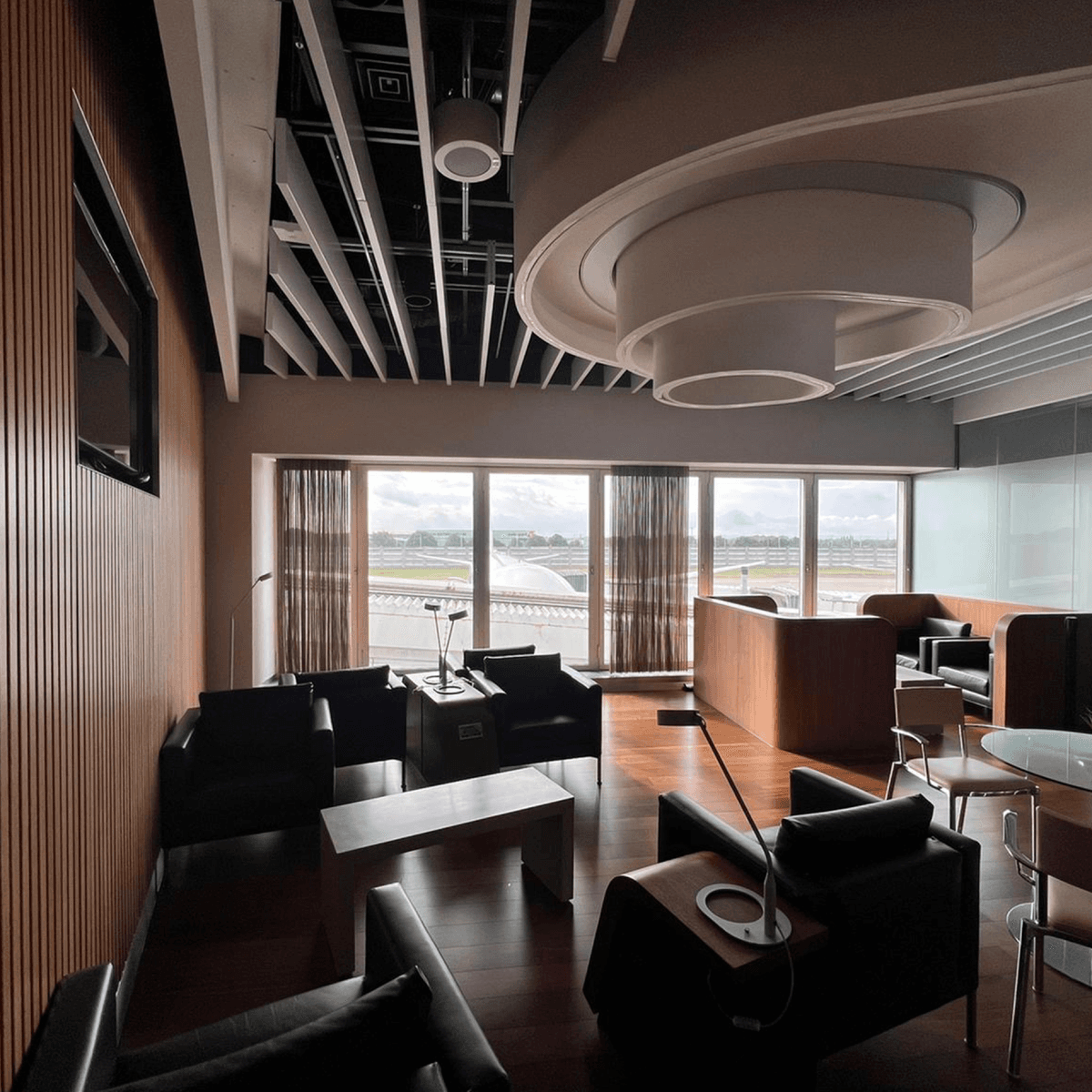 Plaza Premium Lounge - London Heathrow Airport Terminal 4