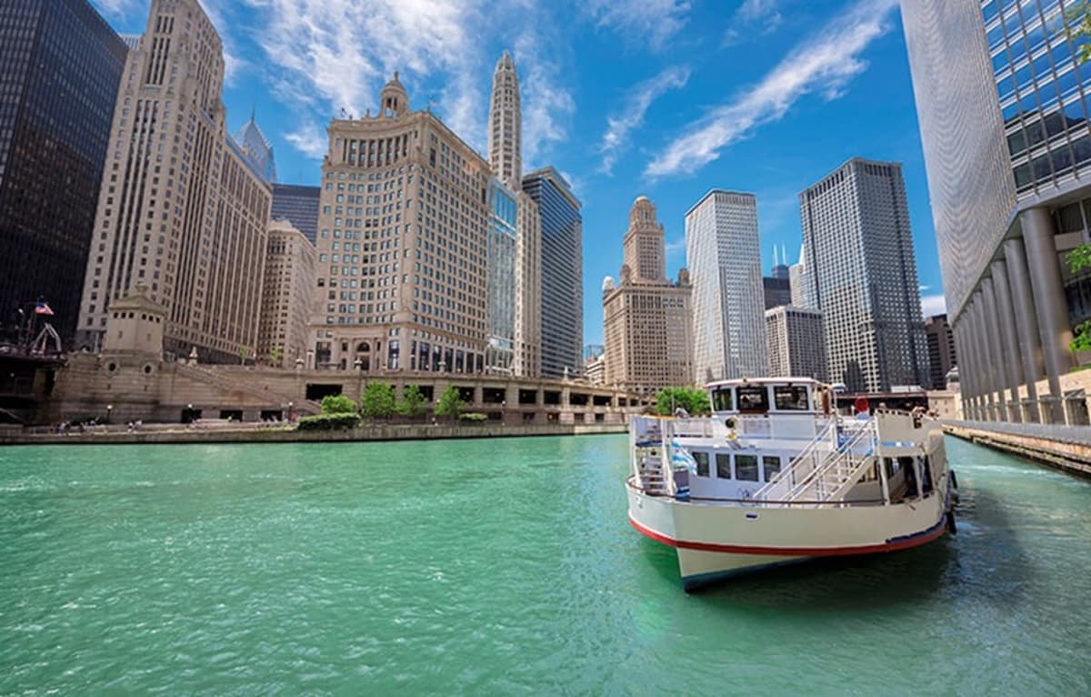 Lake Michigan and Chicago River Cruise Ticket