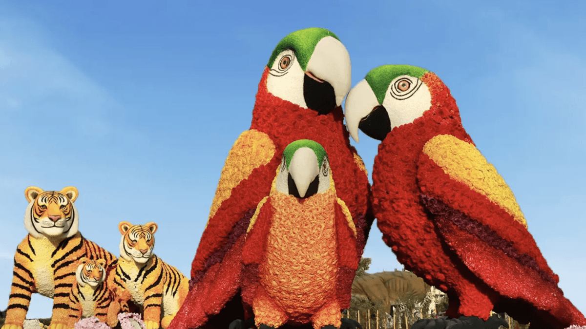 Dubai Garden Glow Ticket: Dinosaur Park and Fantasy Park