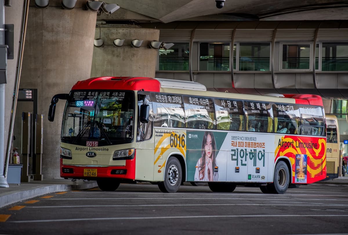 Airport Limousine Bus Transfers from Incheon International Airport to Seoul