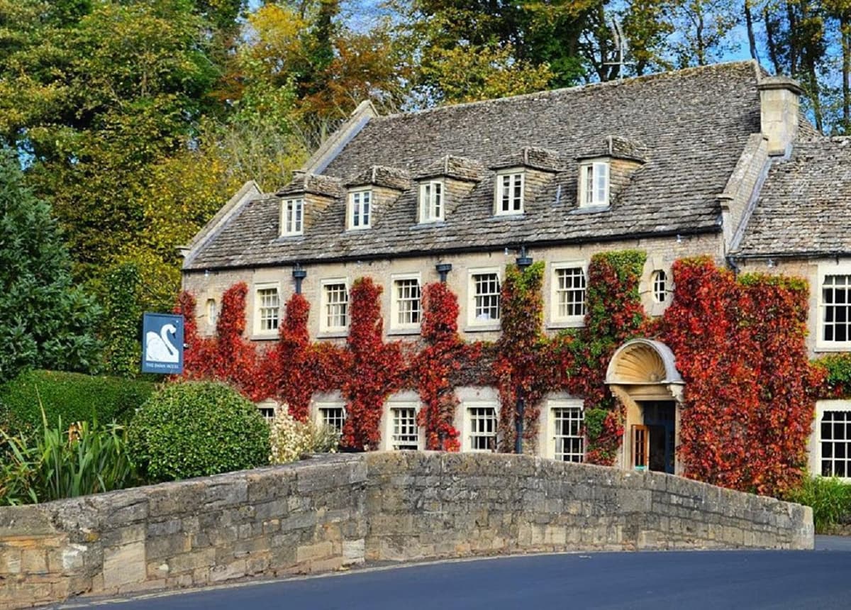 Cotswolds Village Tour with Lunch