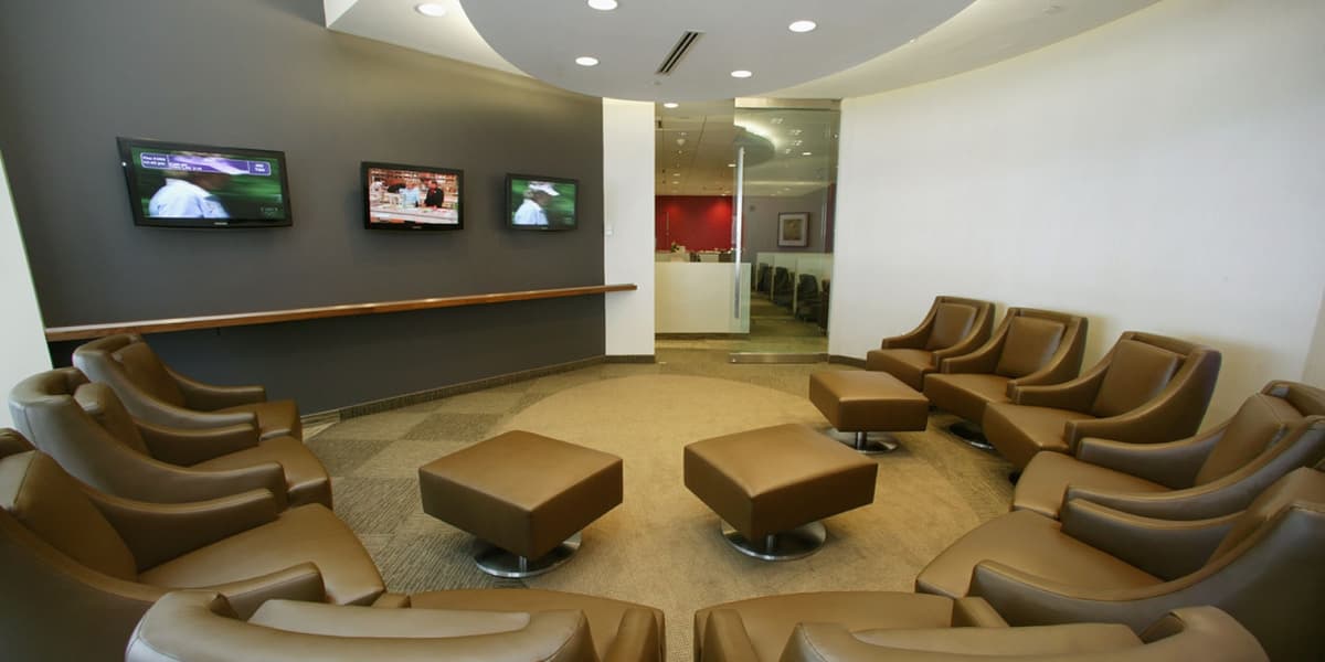 Plaza Premium Lounge - Toronto Pearson International Airport Terminal 1