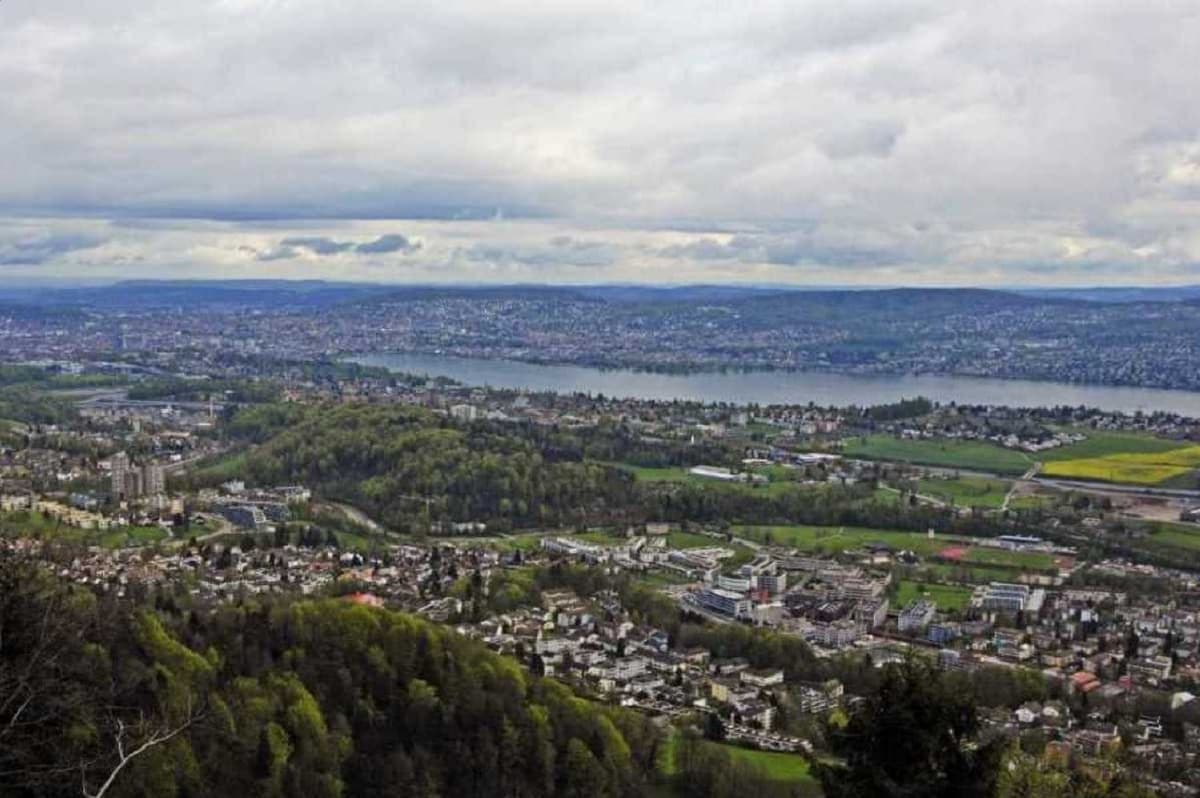 Zurich City Tour with Ferry and Felsenegg Cable Car