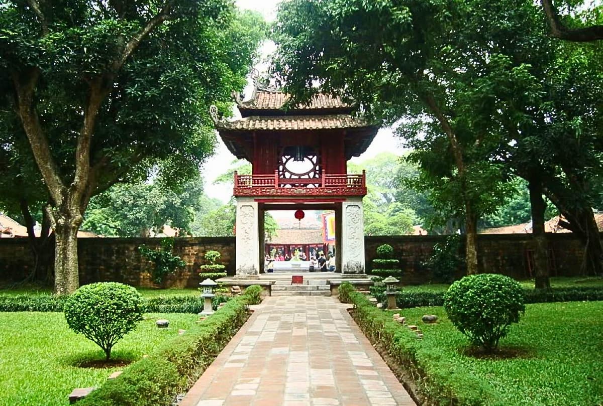 Hanoi Full-Day City Tour with Water Puppet Show