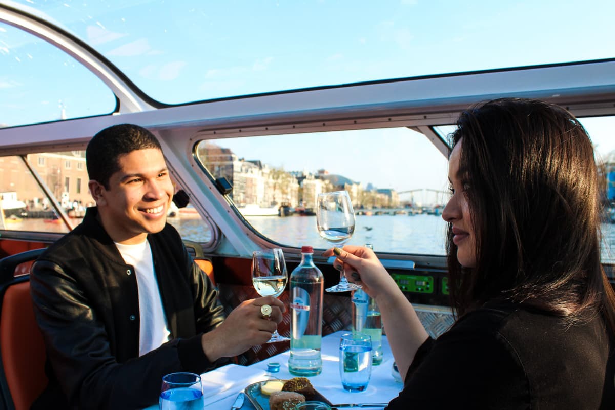 Amsterdam Canal Cruise with 4-Course Dinner
