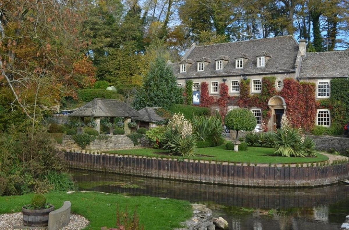 Cotswolds Village Tour with Lunch