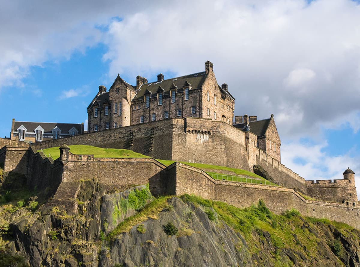 Big Bus Edinburgh Hop-on Hop-off Bus Tour