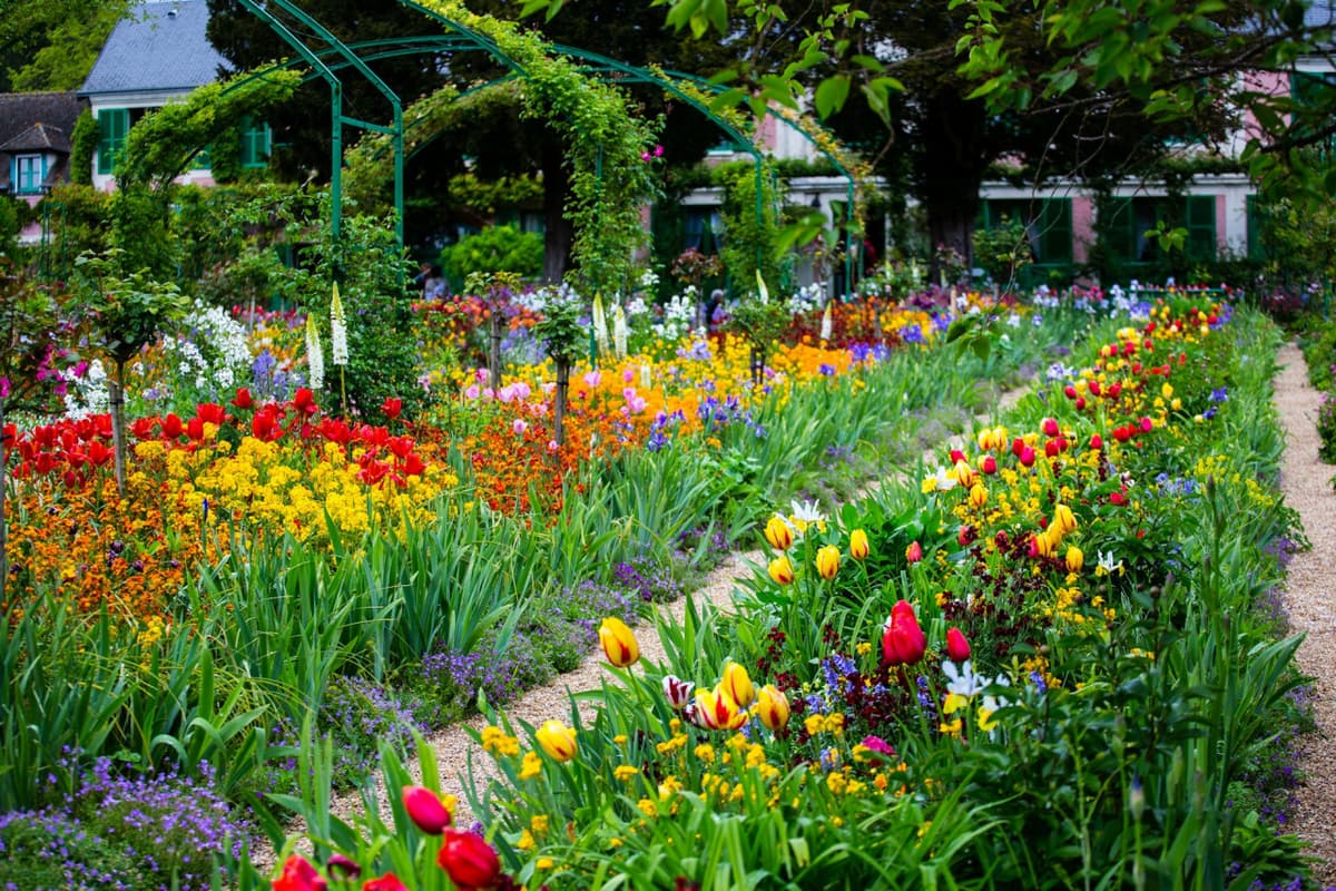 Giverny: Impressionist Day Trip from Paris with Audio Guide
