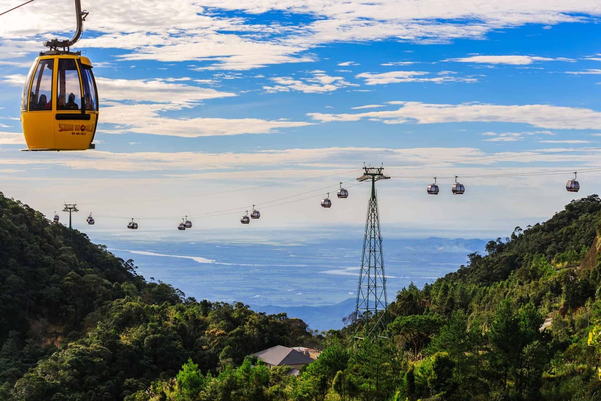 Ba Na Hills and Golden Bridge Full-Day Private Tour from Da Nang with Korean-speaking Guide