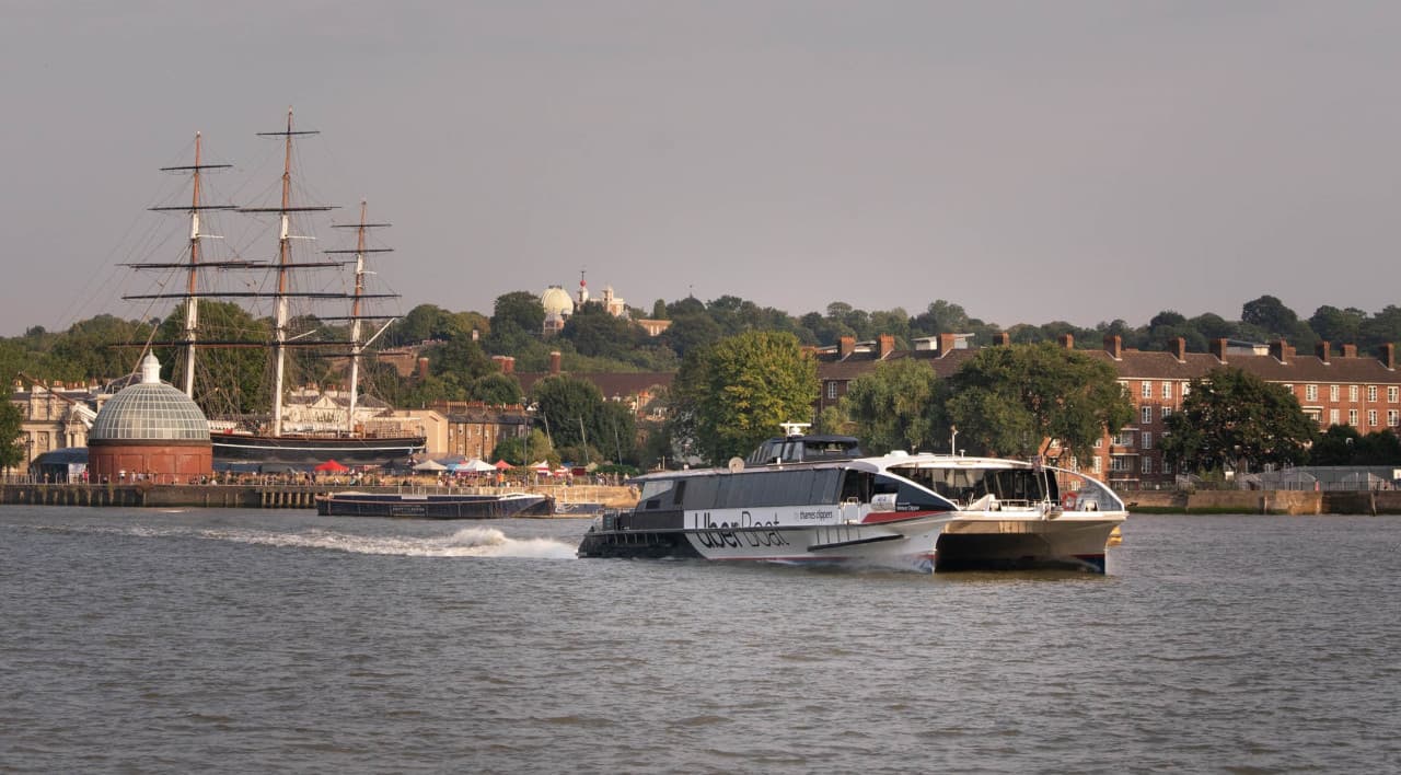 River Thames Sightseeing Hop-on Hop-off Boat Unlimited Pass by Uber Boat Thames Clippers