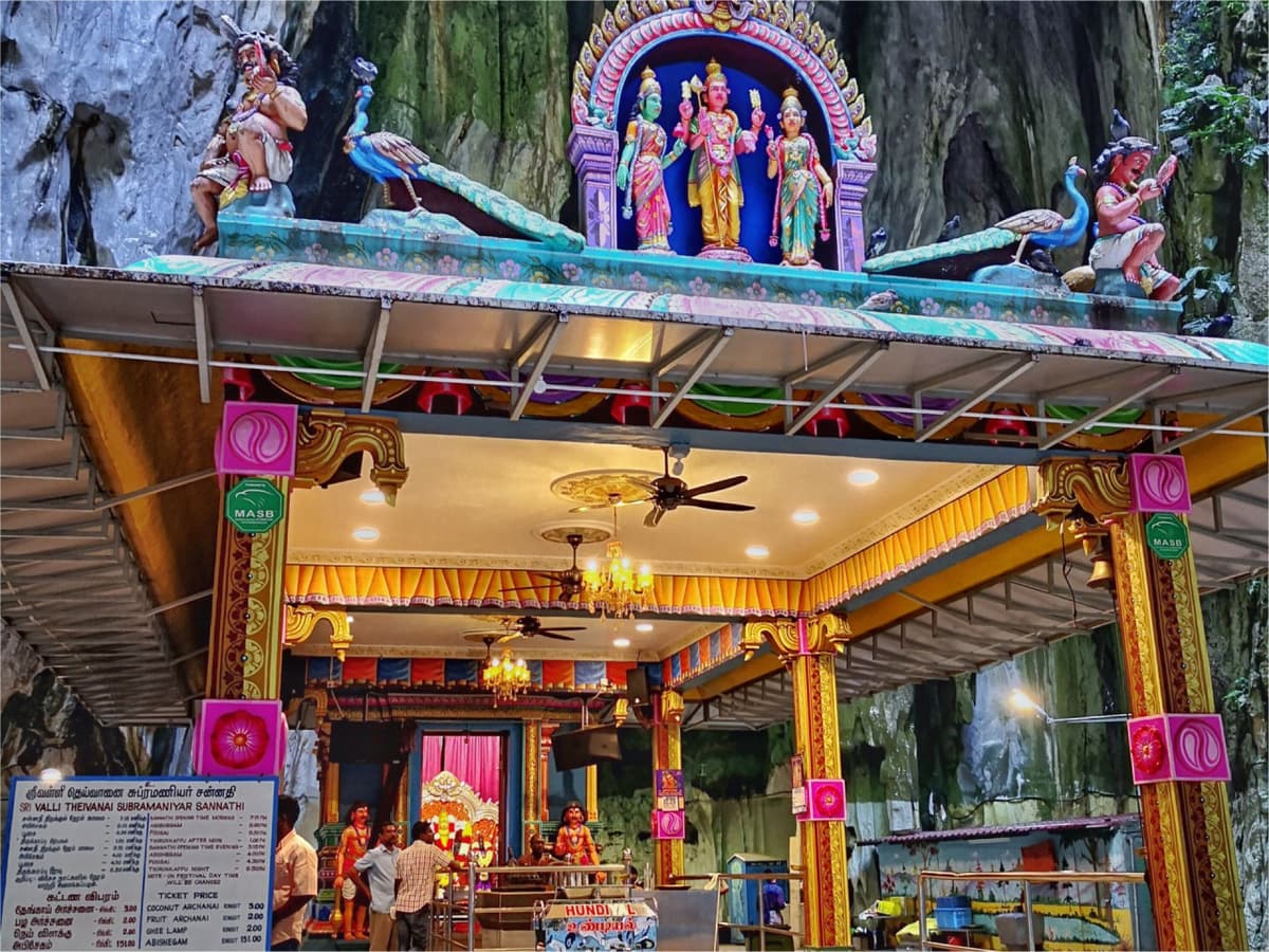 Batu Caves and Kuala Lumpur Countryside Tour
