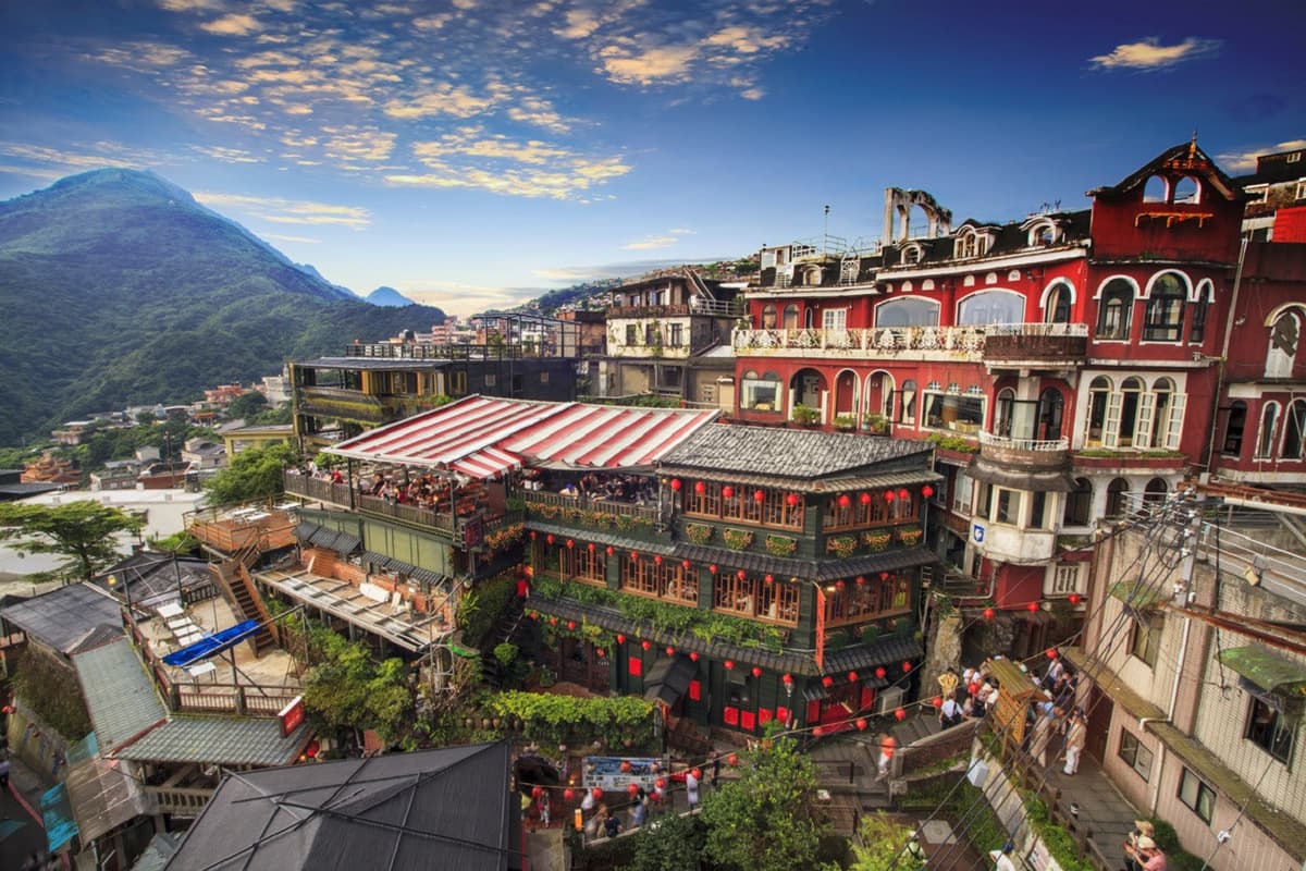 Yehliu, Jiufen, and Shifen Full-Day Tour from Taipei with Taiwanese Pastry Making