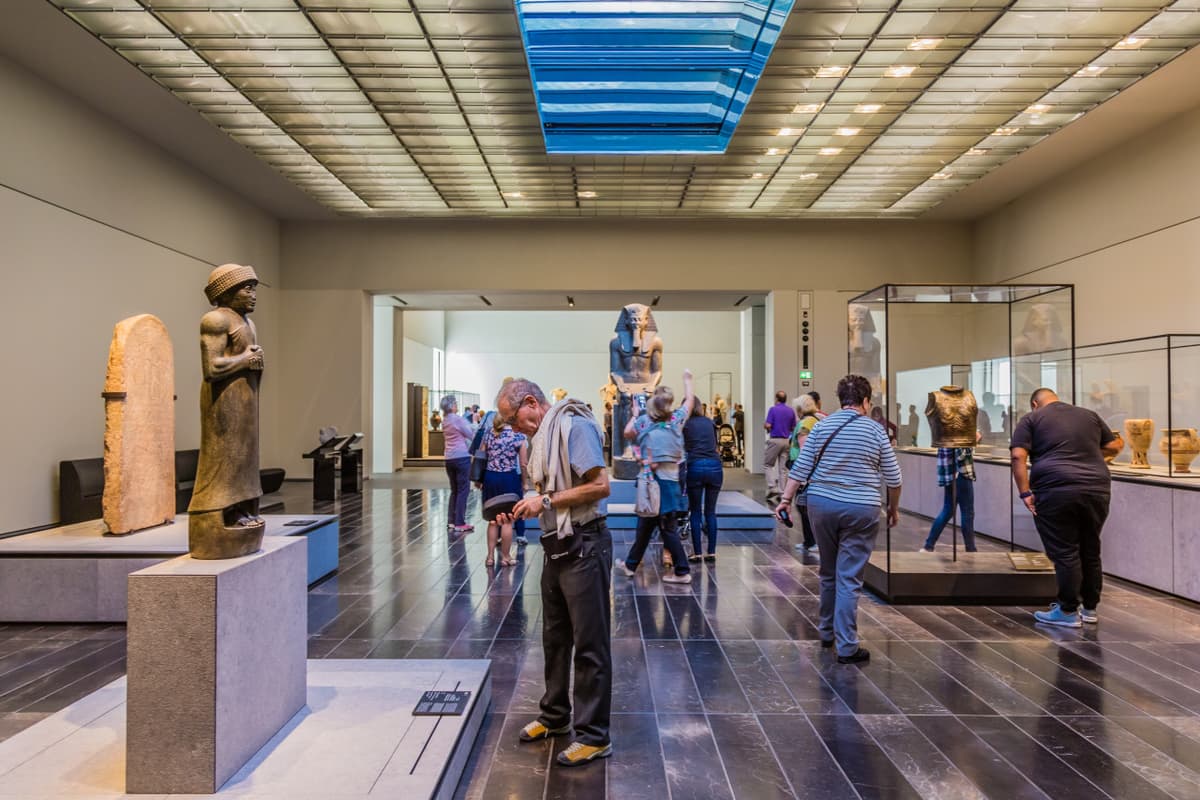 Sheikh Zayed Grand Mosque and Louvre Abu Dhabi Tour from Dubai