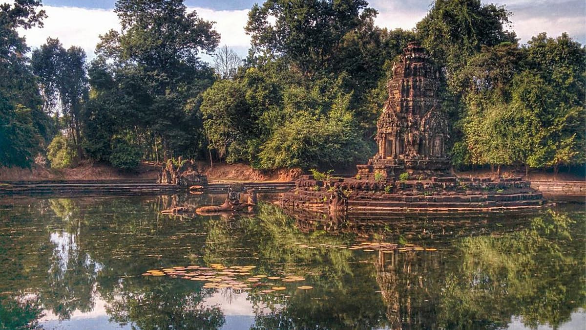 Angkor Wat, Ta Prohm, and Neak Pean Tour