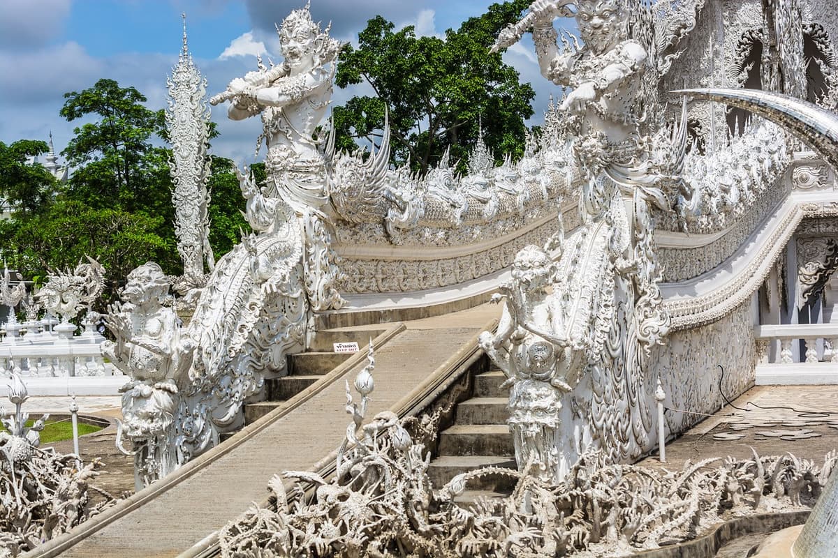 Chiang Rai Temple Tour from Chiang Mai