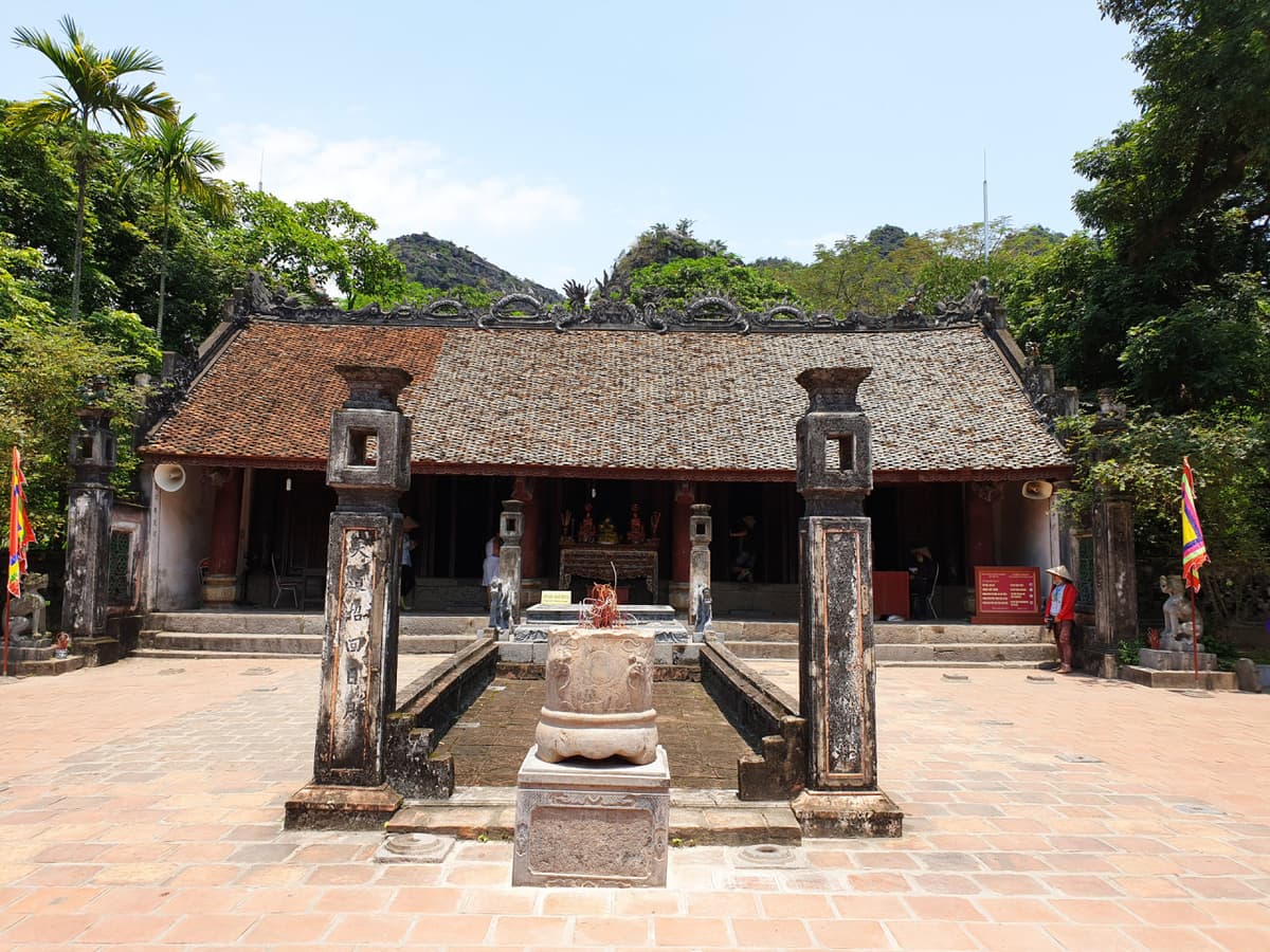 Hoa Lu and Tam Coc Tour from Hanoi