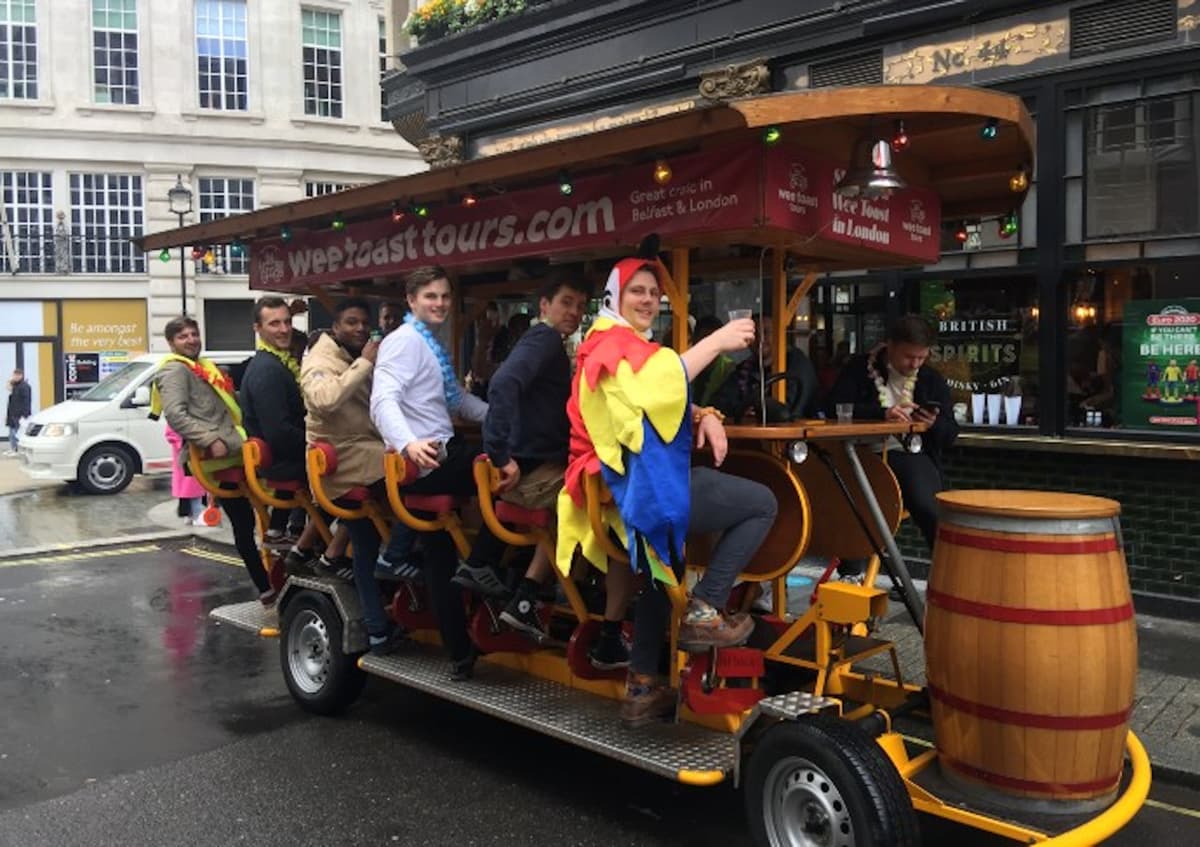 Original Beer and Prosecco London Bike Tour by Wee Toast Tours