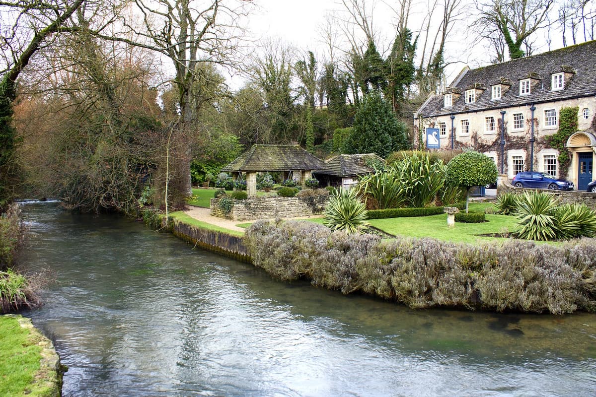 Cotswolds Village Tour with Lunch