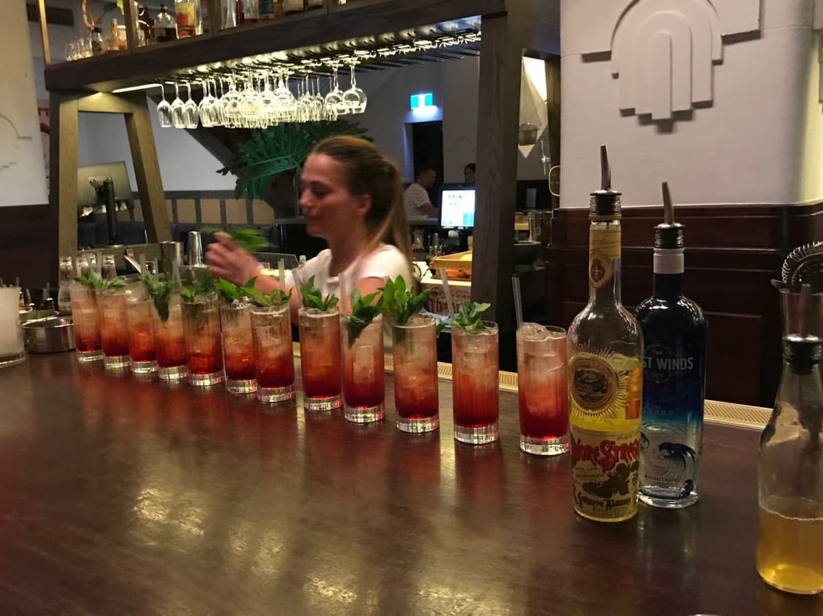 Perth Walking Tour with Pub Crawl