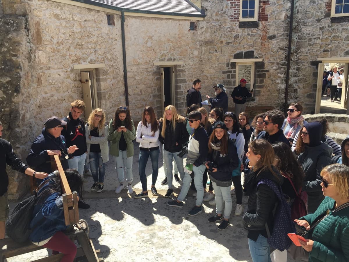 Perth Walking Tour with Pub Crawl