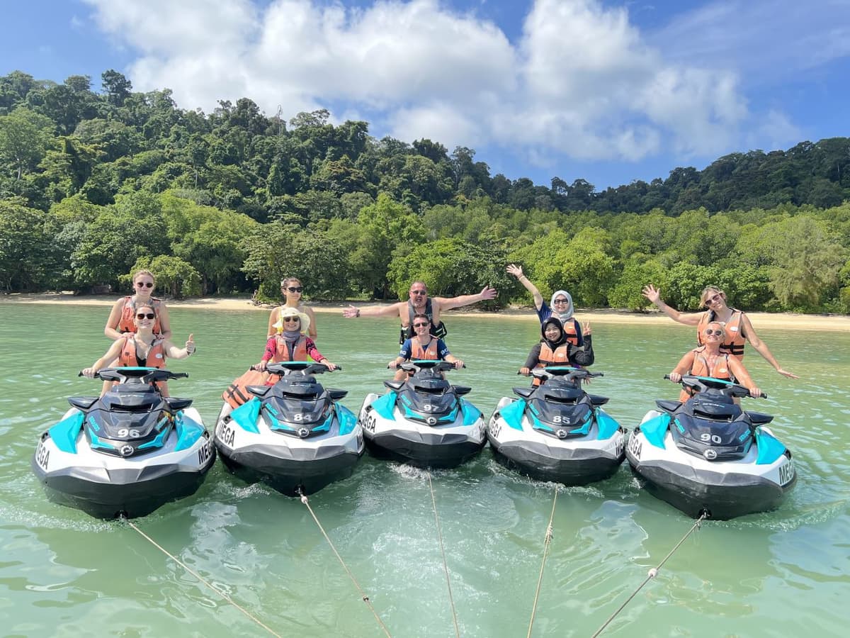 Tuba Island Discovery Tour by Jet Ski