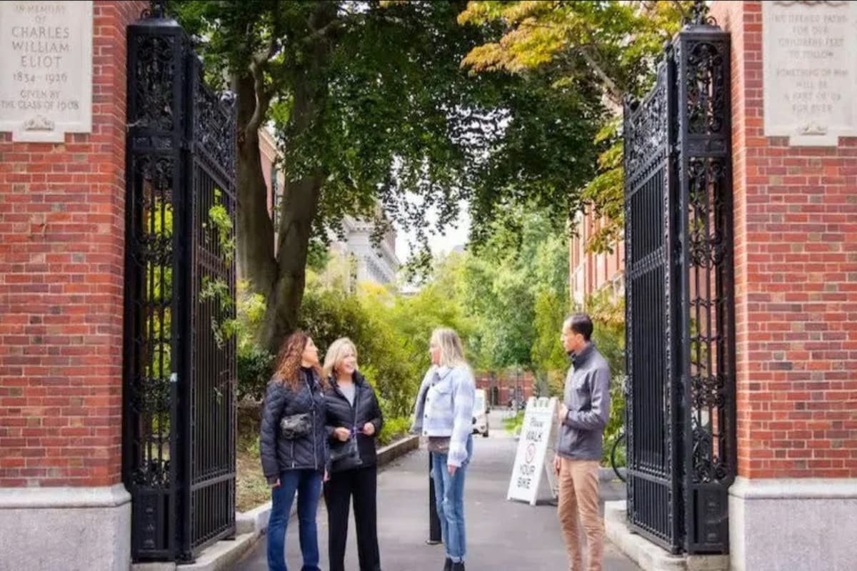 Boston: Guided Walking Tour + USS Constitution Museum + Sightseeing Cruise