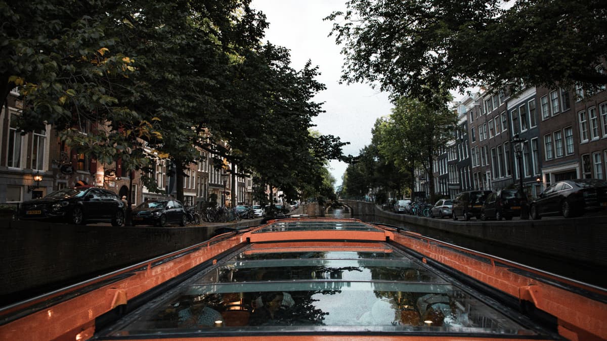 Amsterdam Canal Cruise with 4-Course Dinner