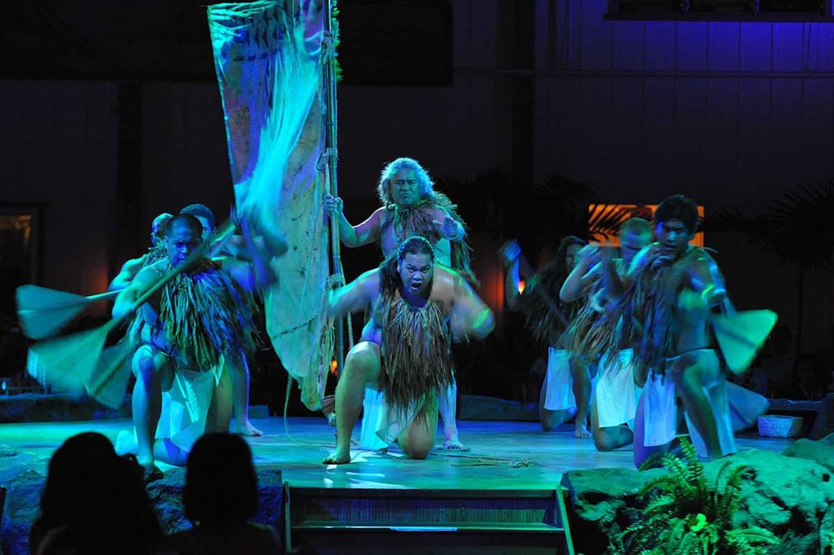 Luau Kalamaku Show and Dinner VIP Experience