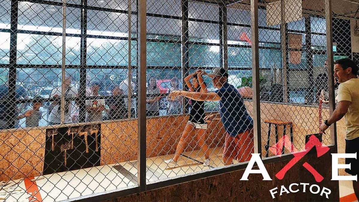 Axe Factor Sentosa: Axe Throwing Experience