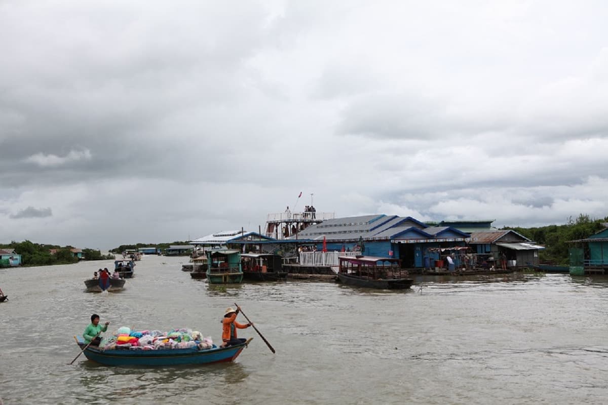 Tonle Sap Lake and Kompong Phluk Floating Village Tour