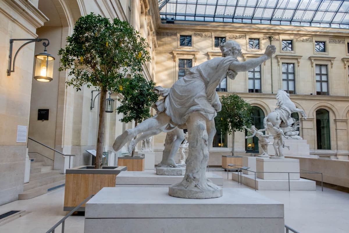 Louvre Museum Skip-the-Line Guided Tour