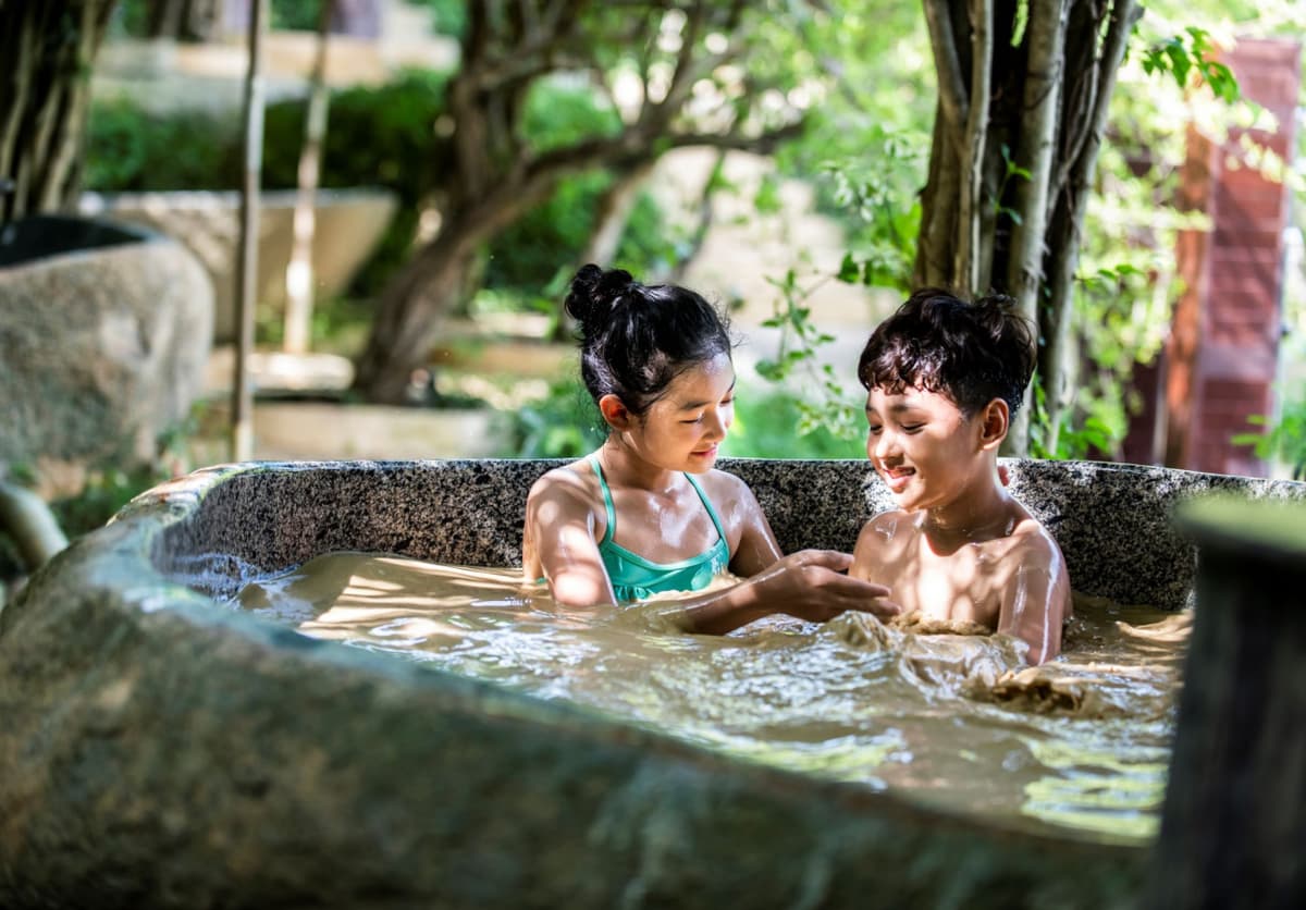 VinWonders Hon Tam Mud Bath Ticket