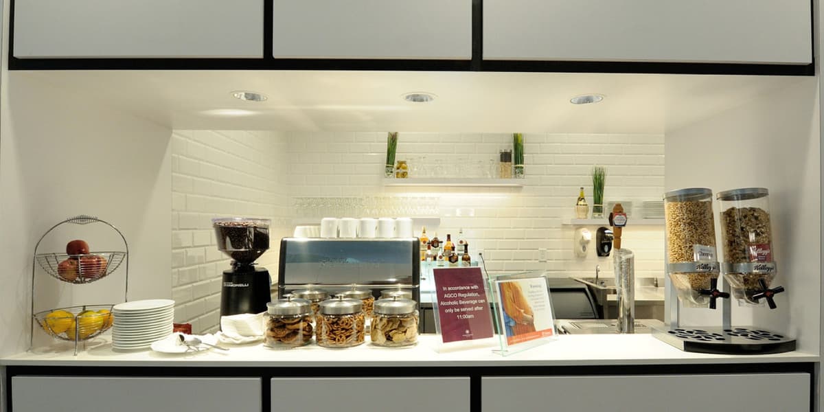 Plaza Premium Lounge - Toronto Pearson International Airport Terminal 1