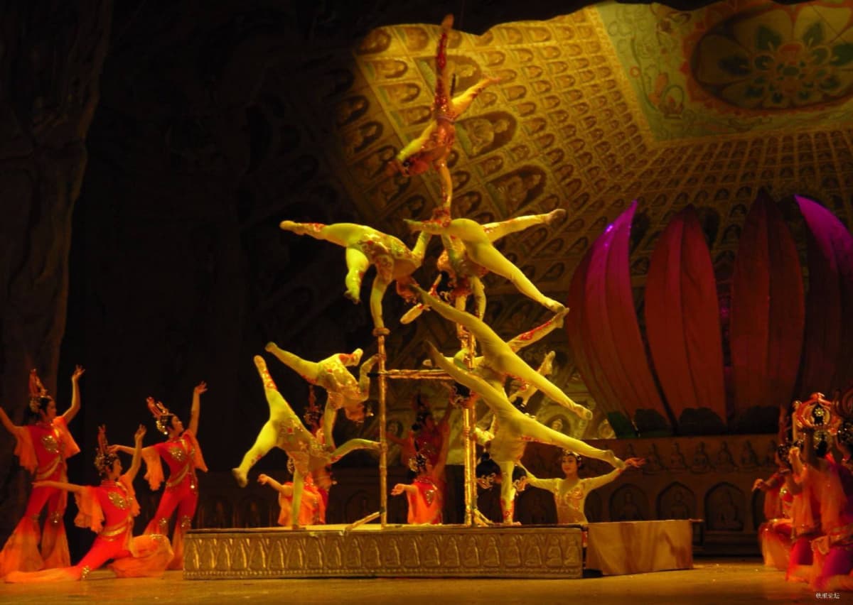 Acrobatic Show with Two-way Transfers