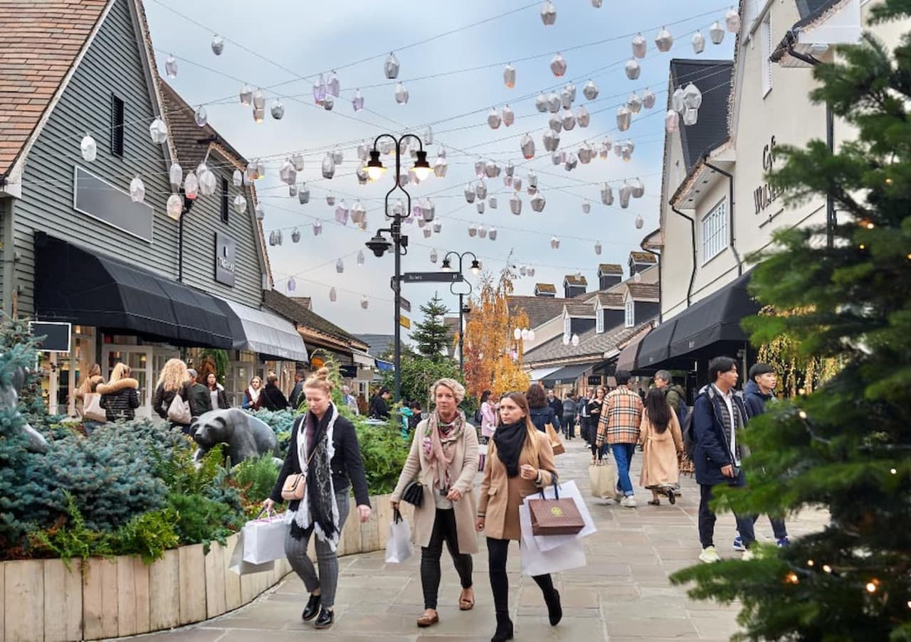 Bicester Village Shopping with Round Trip Rail Transfers from London