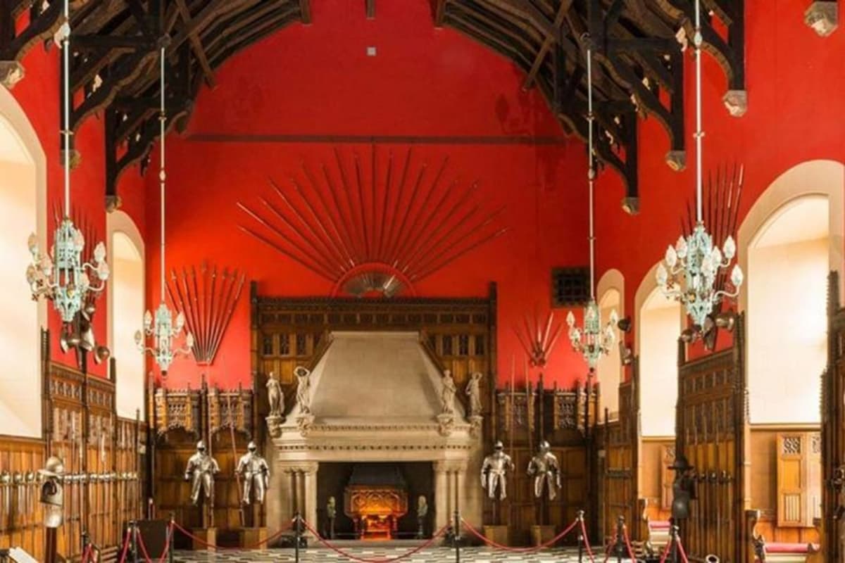 Edinburgh Castle Guided Tour with English-Speaking Guide & Entry