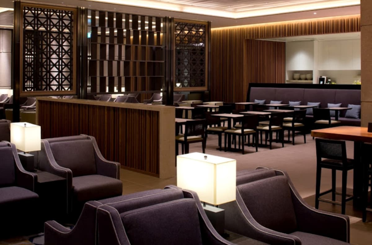 Plaza Premium Lounge - London Heathrow Airport Terminal 2