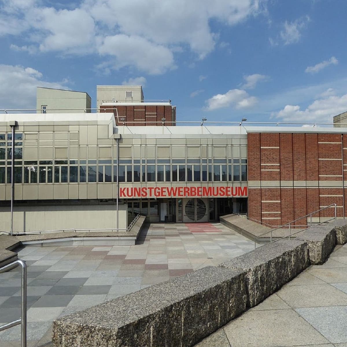 Museum of Decorative Arts (Kunstgewerbemuseum): Skip The Line