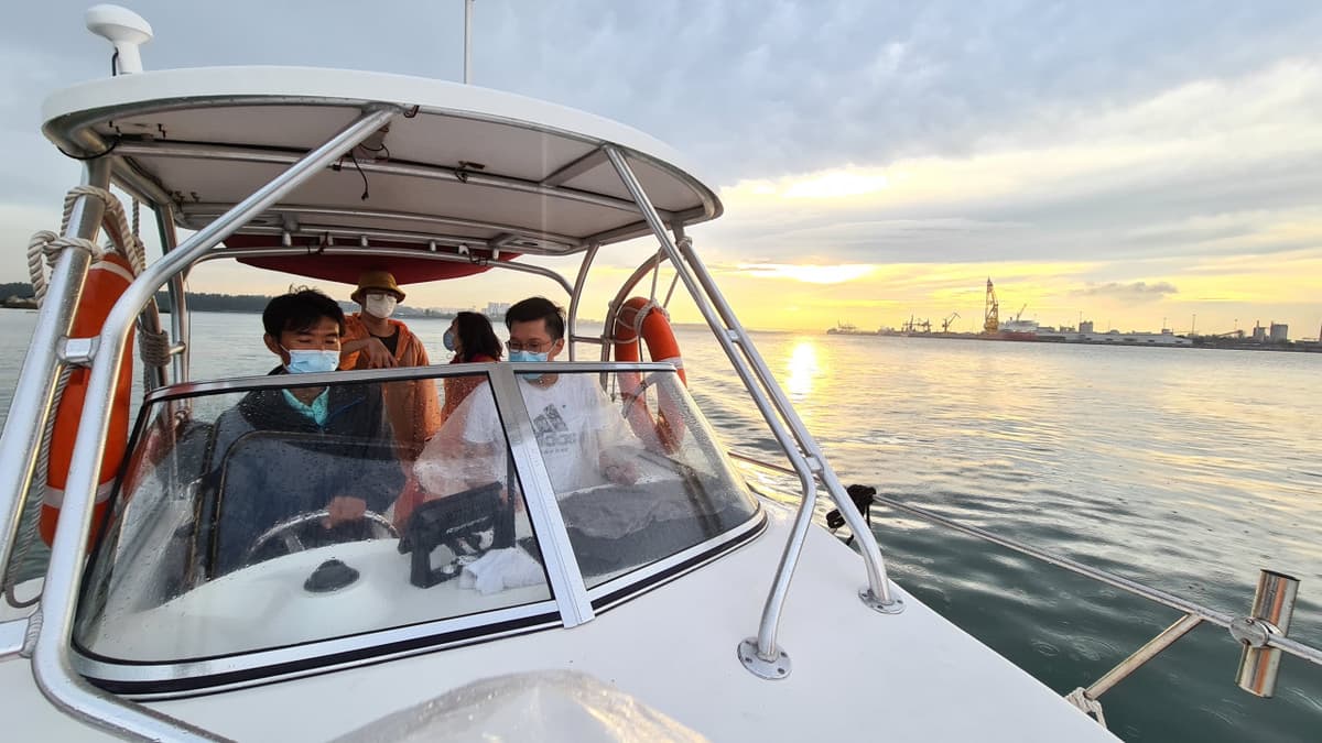 Kelong and Pulau Ubin Boat Tour