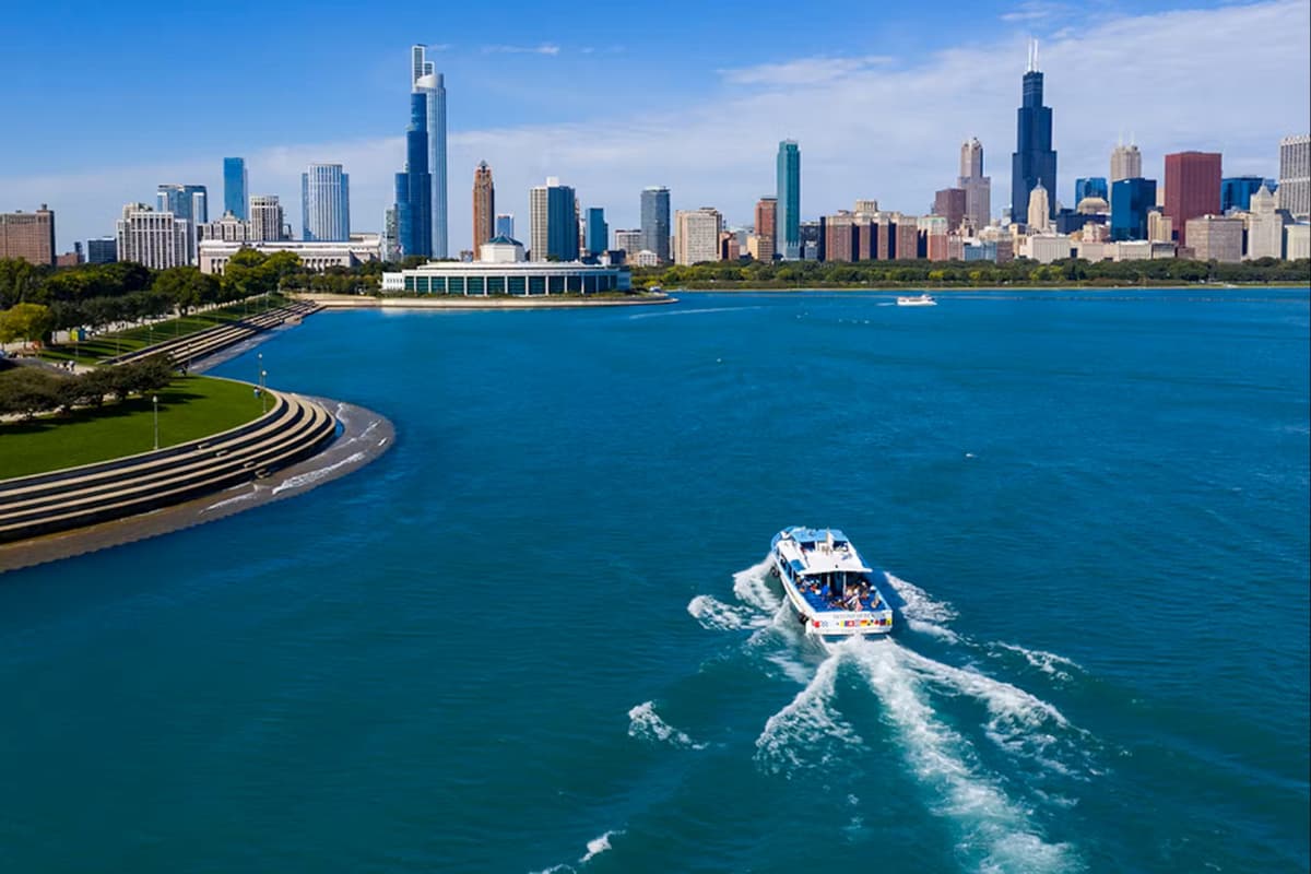 Lake Michigan and Chicago River Cruise Ticket